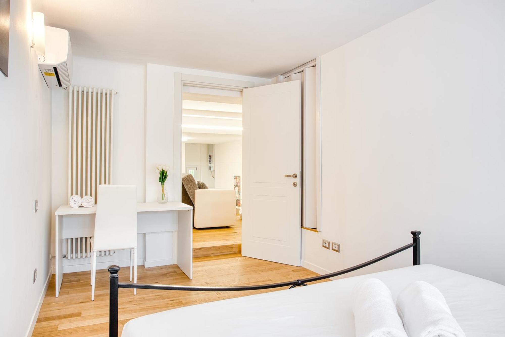 Walk To Navigli - Via Gola - 2 Bedrooms Apt Milano Exteriör bild
