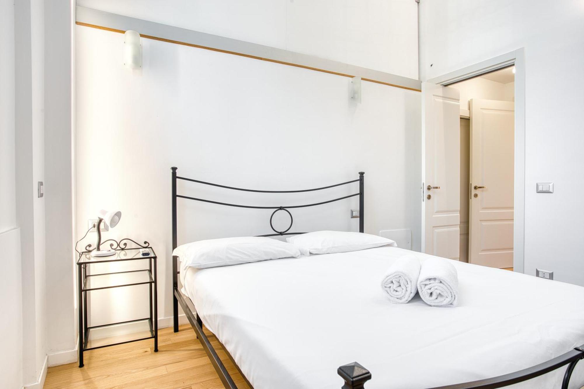 Walk To Navigli - Via Gola - 2 Bedrooms Apt Milano Exteriör bild