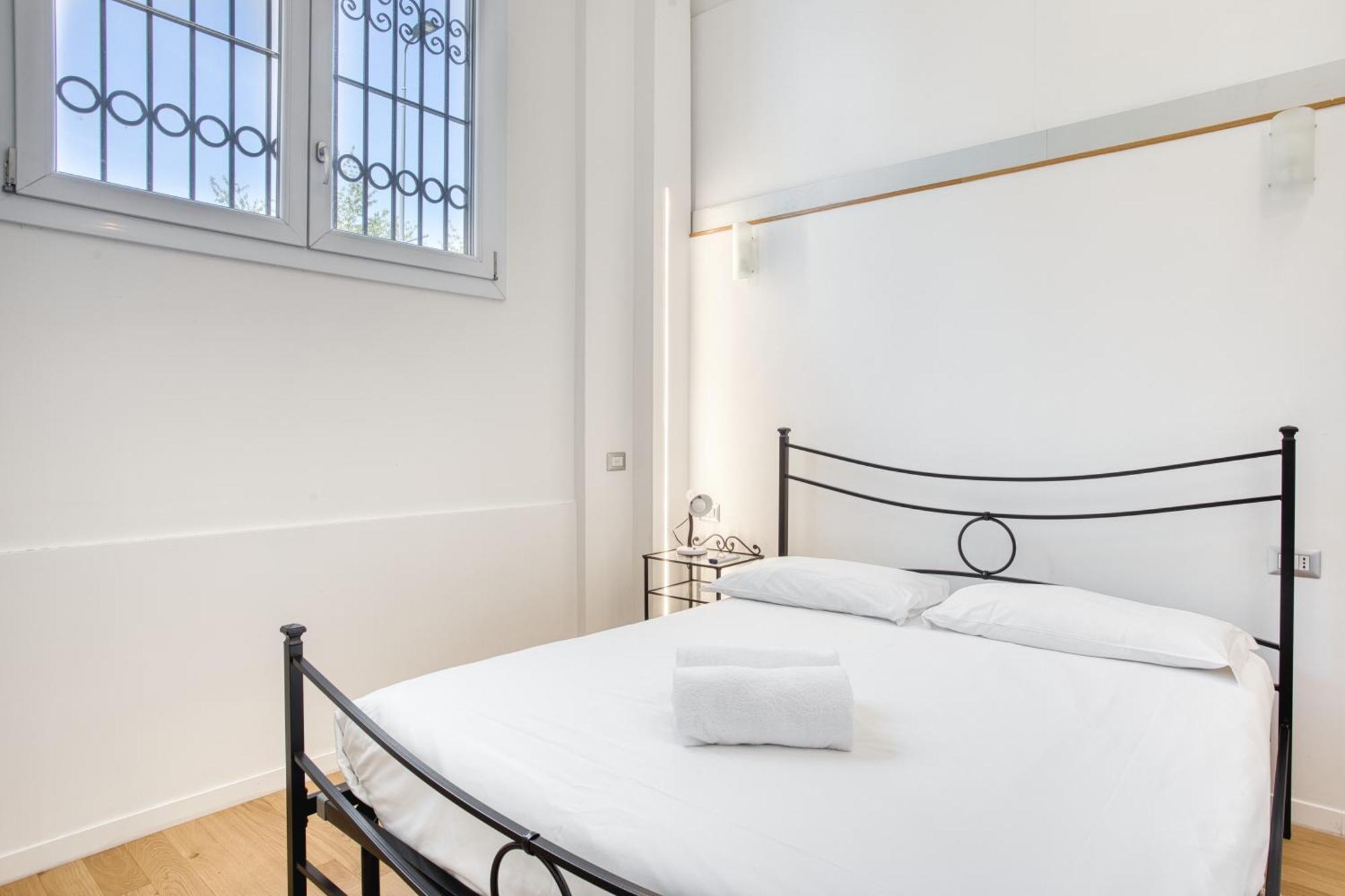 Walk To Navigli - Via Gola - 2 Bedrooms Apt Milano Exteriör bild