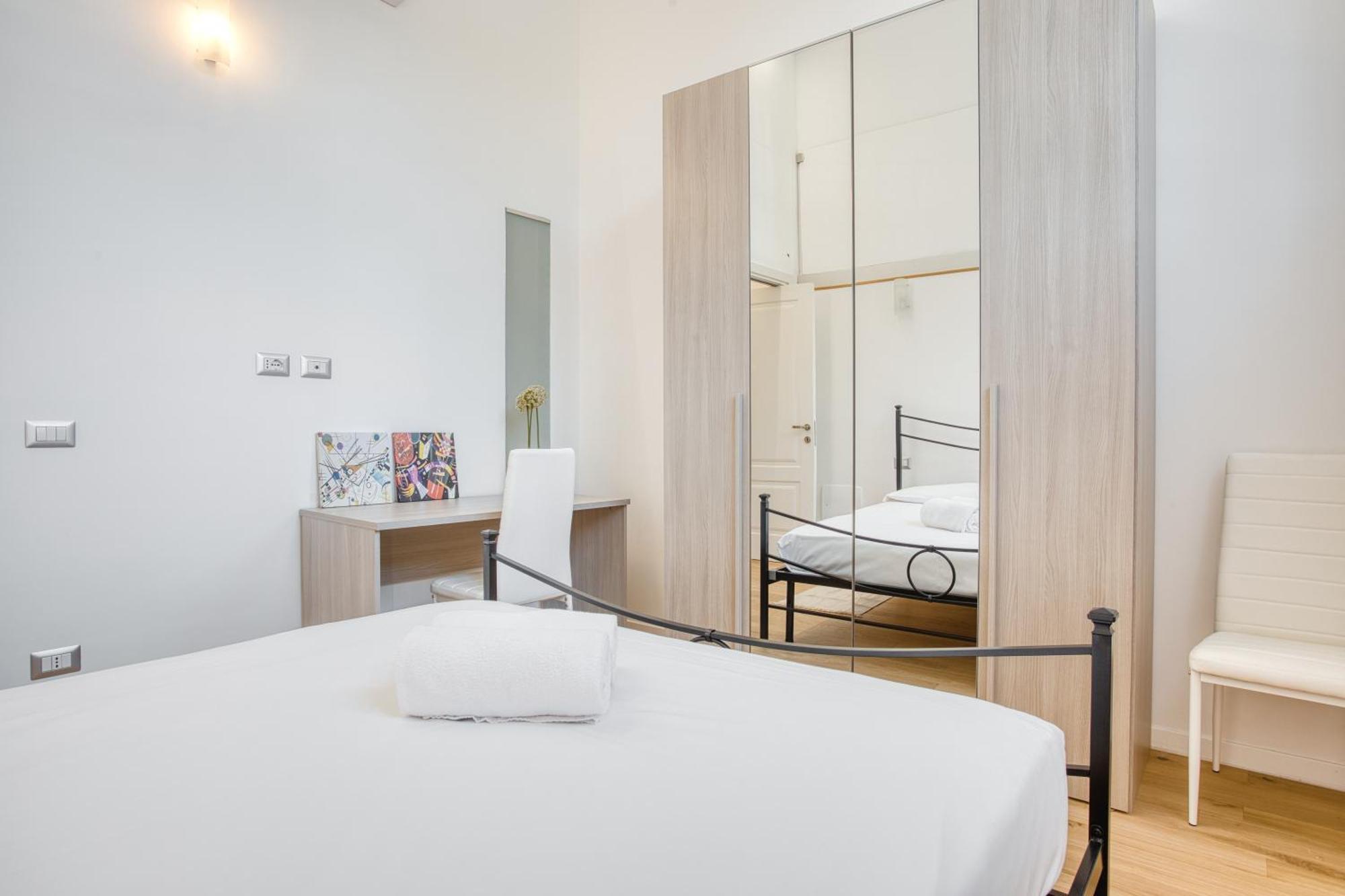 Walk To Navigli - Via Gola - 2 Bedrooms Apt Milano Exteriör bild