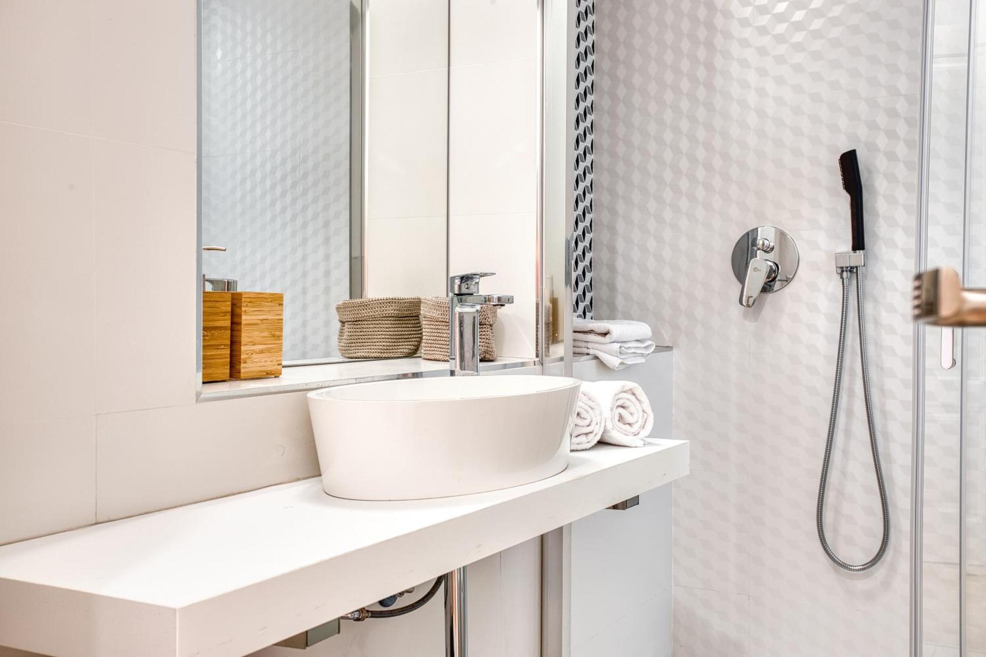 Walk To Navigli - Via Gola - 2 Bedrooms Apt Milano Exteriör bild